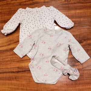 Janie and Jack NWT/EUC 0-3 month mixed print bodysuits, matching headband, socks